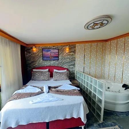 Royal Gur Otel *